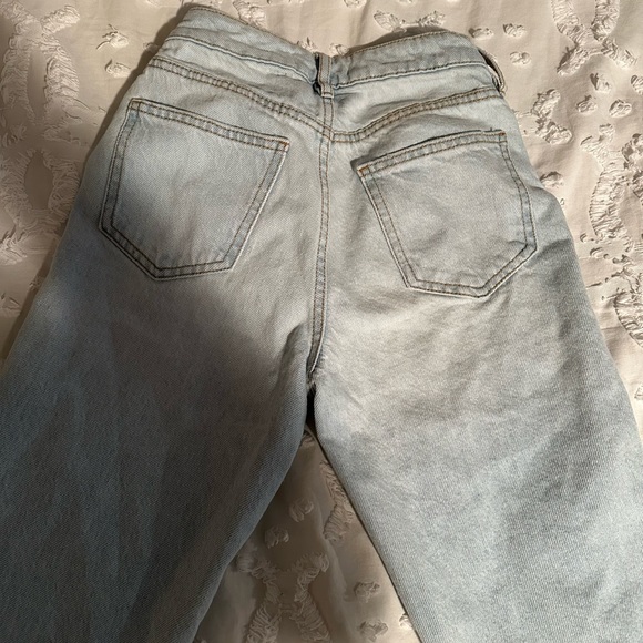 light wash mom jeans - Picture 5 of 6